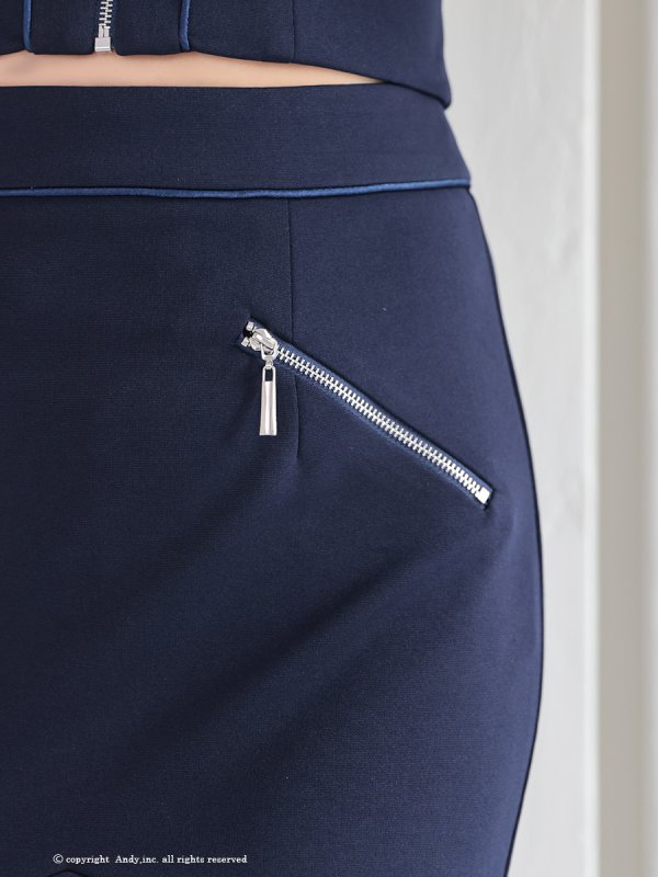 ネイビー モデル:七瀬みほ 身長:162cm 着用サイズ:Sサイズ