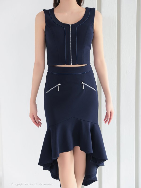 ネイビー モデル:七瀬みほ 身長:162cm 着用サイズ:Sサイズ