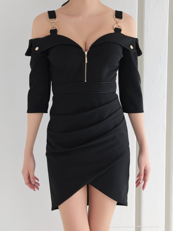 ブラック モデル:七瀬みほ 身長:162cm 着用サイズ:Sサイズ