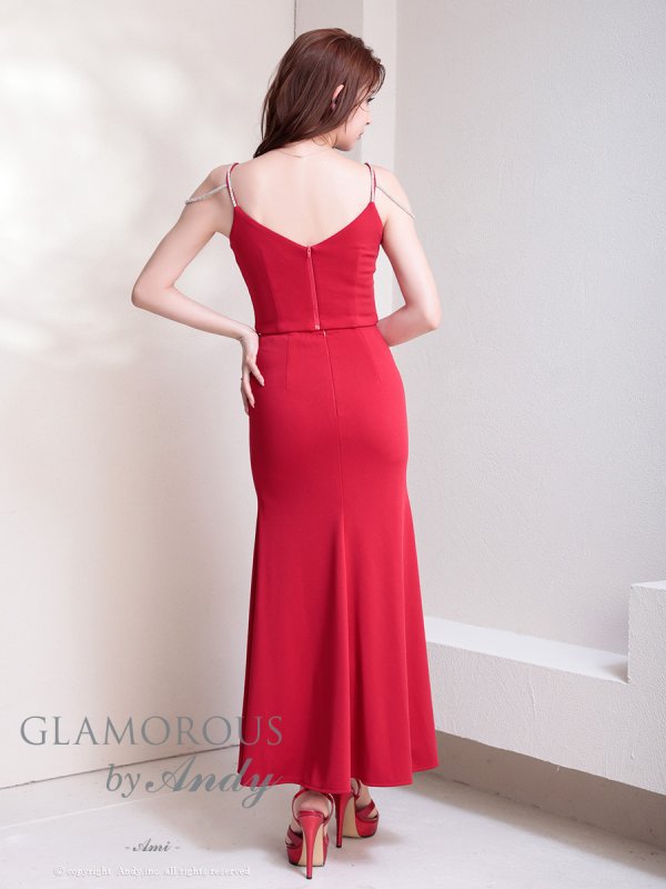 レッド モデル:あみ 身長:163cm 着用サイズ:Sサイズ