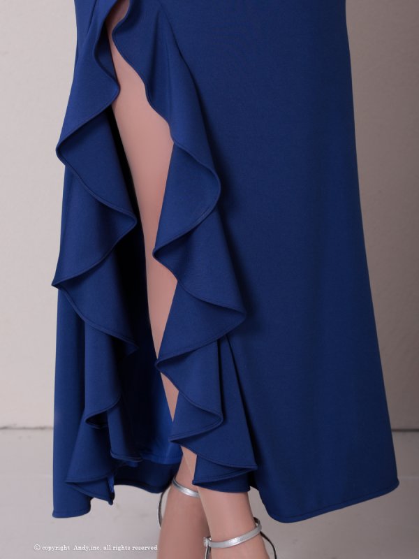 ロイヤルブルー モデル:あみ 着用サイズ:Sサイズ