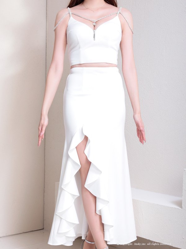 ホワイト モデル:あみ 身長:163cm 着用サイズ:Sサイズ