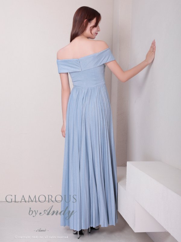 ブルー モデル:あみ 着用サイズ:Sサイズ