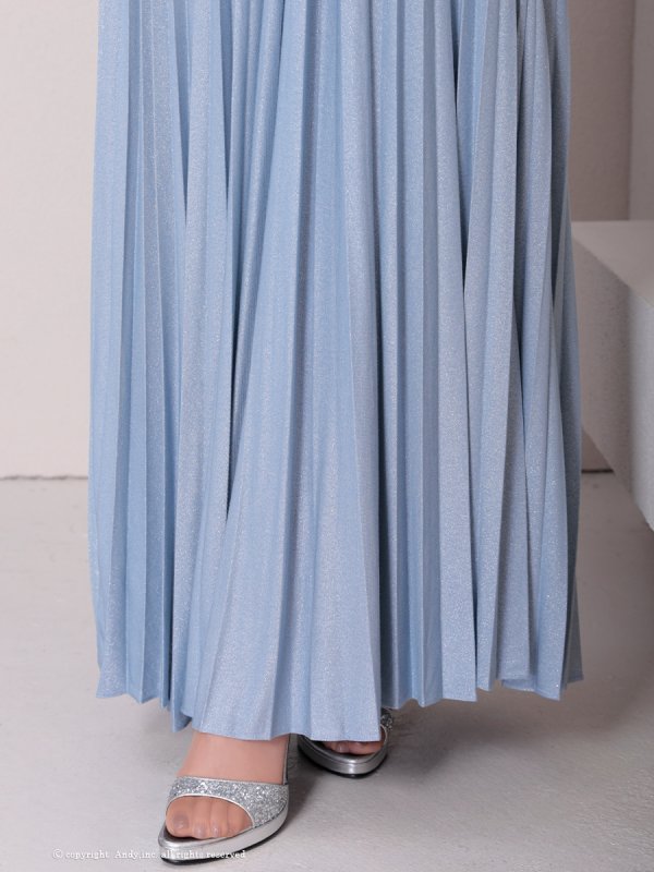 ブルー モデル:あみ 着用サイズ:Sサイズ