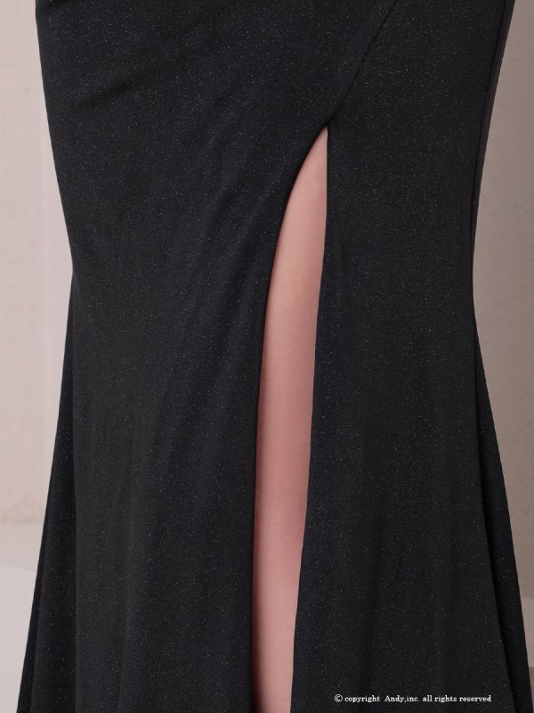 ブラック モデル:七瀬みほ 身長:162cm 着用サイズ:Sサイズ