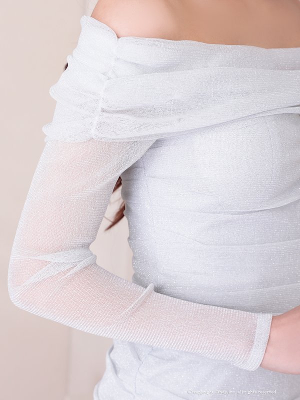 ホワイト  モデル:七瀬みほ 身長:162cm 着用サイズ:Sサイズ