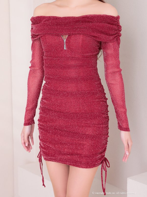 レッド  モデル:七瀬みほ 身長:162cm 着用サイズ:Sサイズ