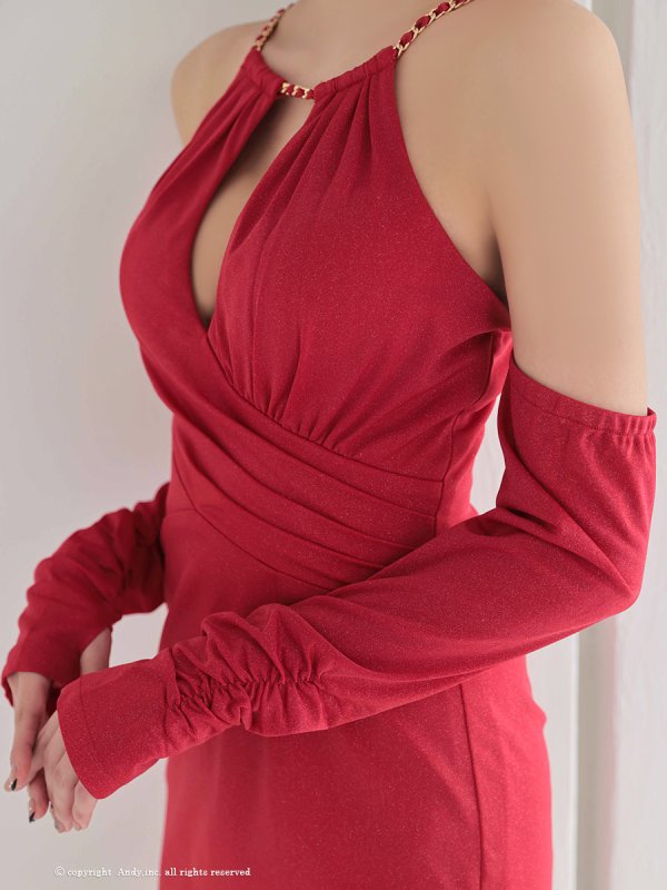 レッド モデル:七瀬みほ 身長:162cm 着用サイズ:Sサイズ