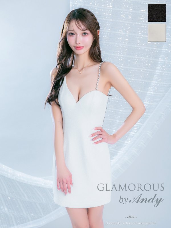 ホワイト　モデル：みい　着用サイズ：Sサイズ