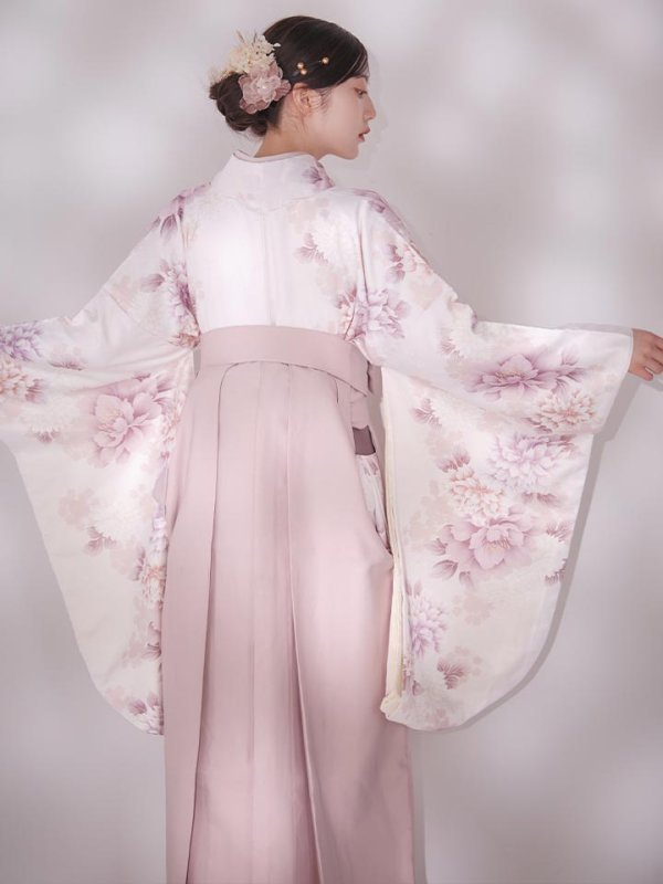 画像10: 【予約商品 / 1月中旬発送予定】ピンク牡丹×菊 ペールピンク二尺袖着物【卒業袴３点セット 二尺袖着物/帯/袴】 (10)