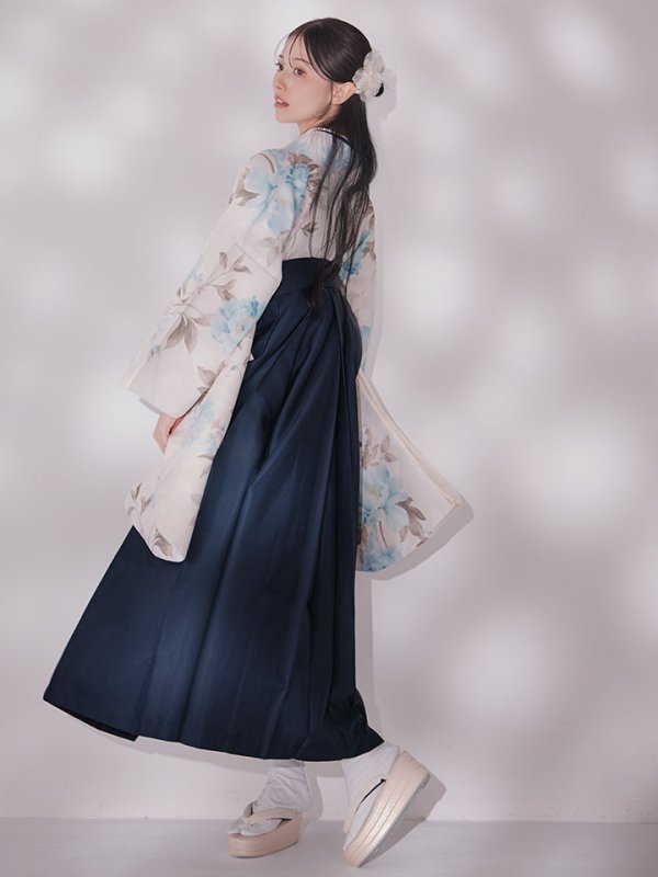 画像3: 【予約商品/1月中旬発送予定】ブルー芍薬 ホワイト二尺袖着物【卒業袴３点セット 二尺袖着物/帯/袴】 (3)