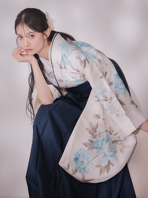 画像15: 【予約商品/1月中旬発送予定】ブルー芍薬 ホワイト二尺袖着物【卒業袴３点セット 二尺袖着物/帯/袴】 (15)