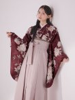 画像9: 【予約商品/1月中旬発送予定】ピンク芍薬 ワインレッド二尺袖着物【卒業袴３点セット 二尺袖着物/帯/袴】 (9)