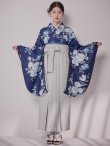 画像4: 【予約商品/1月中旬発送予定】青フラワーブーケ ブルー二尺袖着物【卒業袴３点セット 二尺袖着物/帯/袴】 (4)