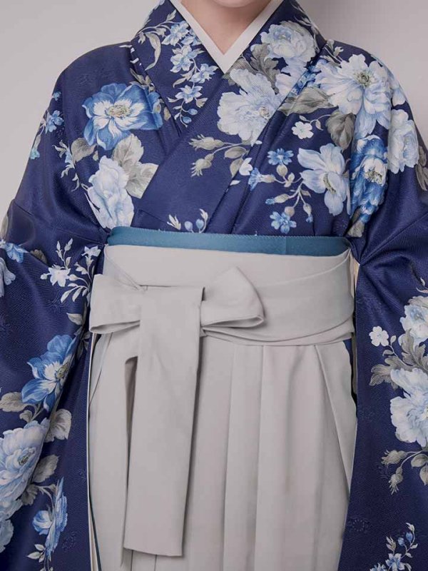 画像15: 【予約商品/1月中旬発送予定】青フラワーブーケ ブルー二尺袖着物【卒業袴３点セット 二尺袖着物/帯/袴】 (15)