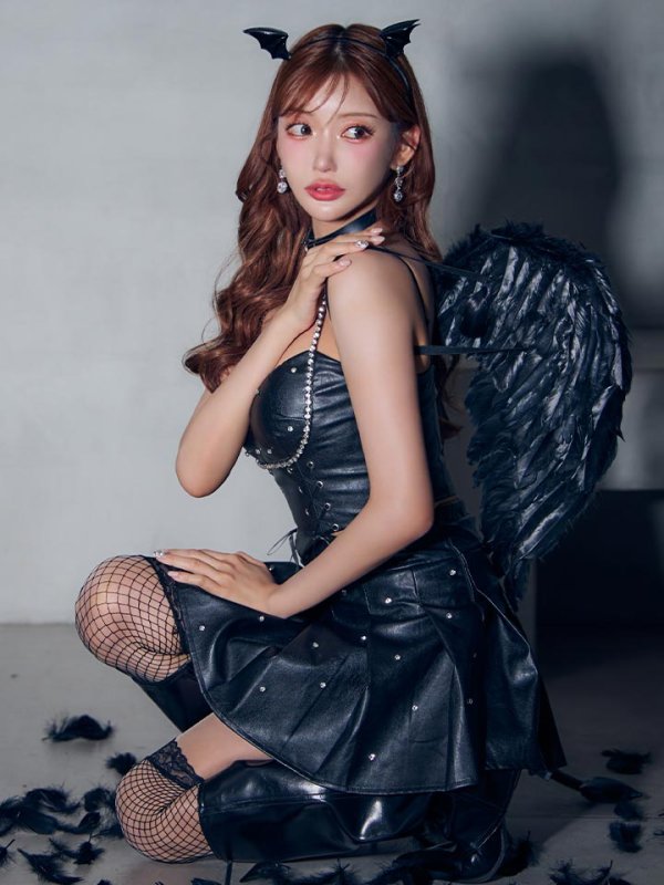 モデル:明日花キララ　身長:162cm　着用サイズ:Sサイズ