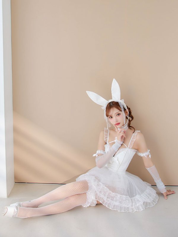 モデル:明日花キララ  身長:162cm  着用サイズ: Sサイズ