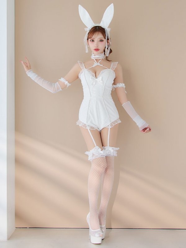 モデル:明日花キララ  身長:162cm  着用サイズ: Sサイズ
