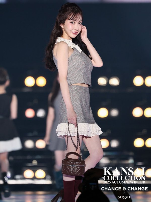 画像2: 【予約商品/1月上旬発送予定】【一ノ瀬えみり/関西コレクション着用】XSサイズあり【ROBE de FLEURS/ローブドフルール】レース/ チェック/ バストジップ/ セットアップ/ ミニドレス/ キャバドレス[OF08] (2)