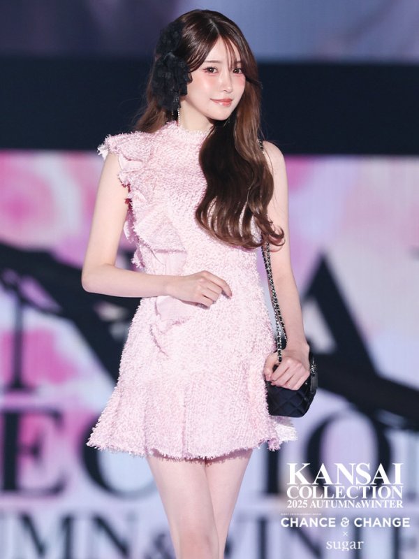 ピンク モデル：いおり　身長：164cm　着用サイズ：Sサイズ