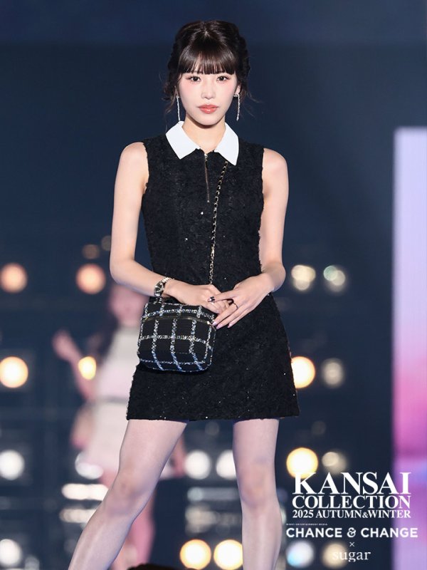 画像2: 【こころ/関西コレクション着用】XSサイズあり【ROBE de FLEURS/ローブドフルール】襟つき/ フラワーレース/ サテン/ フレア/ ミニドレス/ キャバドレス[OF08] (2)