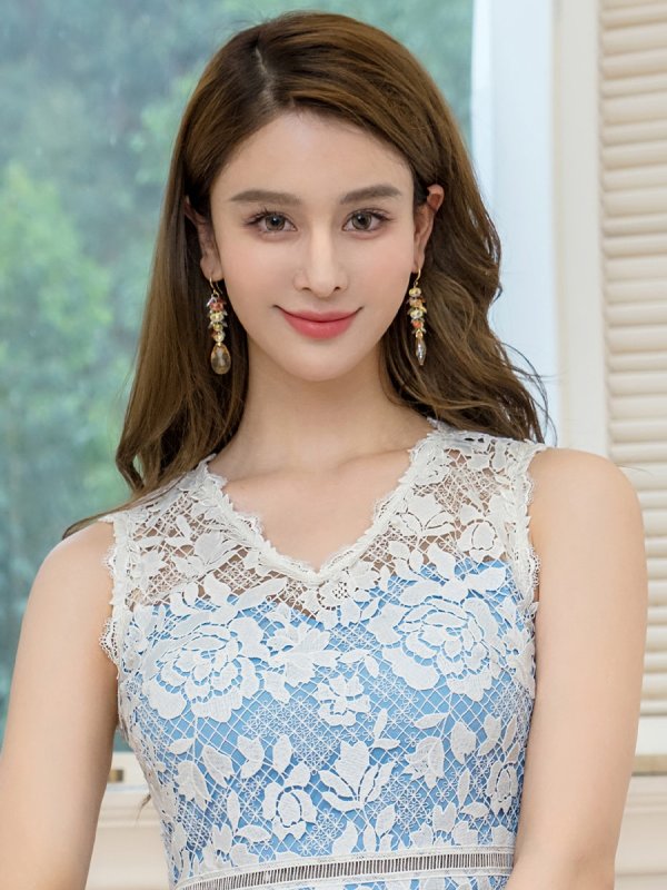 ブルーxホワイト モデル:Aoli 身長:162cm 着用サイズ:7号(Sサイズ)