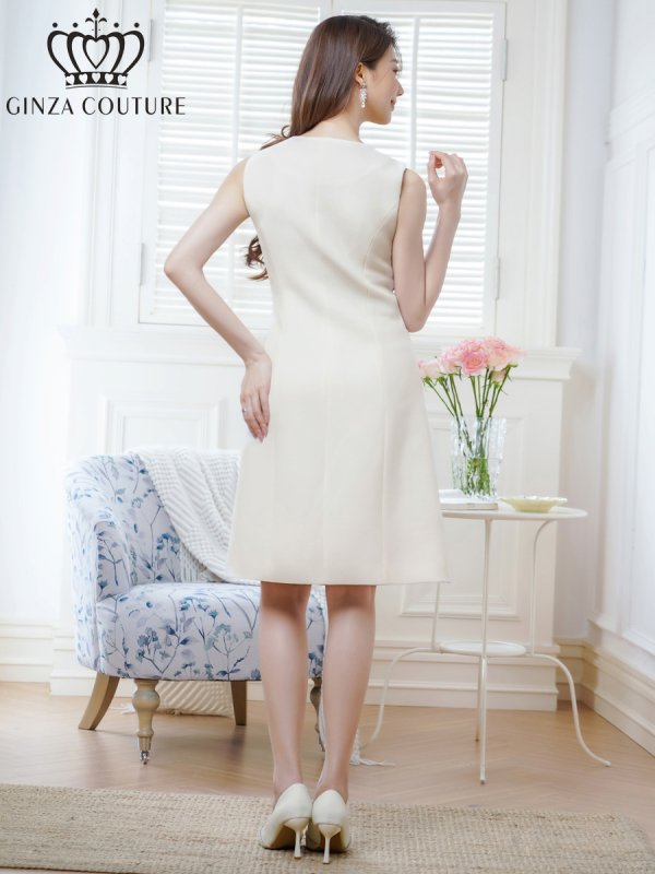 アイボリー　モデル：Qiqi　身長：160cm　着用サイズ：7号(Sサイズ)