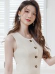 アイボリー　モデル：Qiqi　身長：160cm　着用サイズ：7号(Sサイズ)