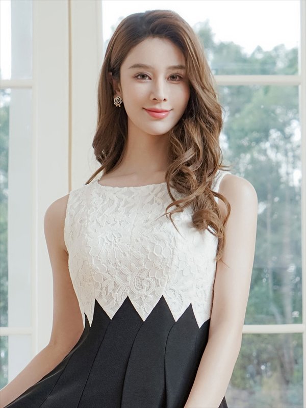 ホワイト×ブラック　モデル：Aoli　身長：162cm　着用サイズ：7号(Sサイズ)