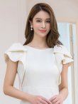 ホワイト　モデル：Aoli　身長：162cm　着用サイズ：7号(Sサイズ)