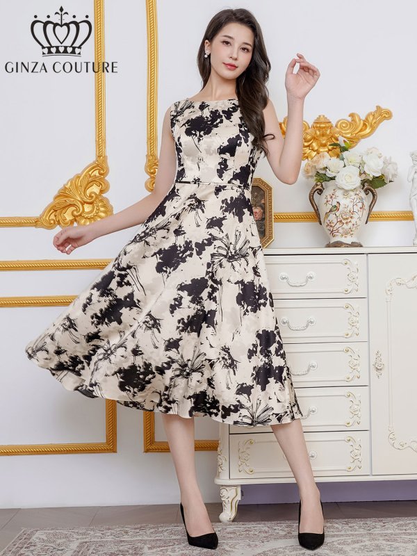 ホワイトxブラック モデル：Didi　身長：166cm　着用サイズ：7号(Sサイズ)着用