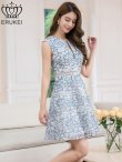 ホワイトxブルー　モデル：Aoli　身長：162cm　着用サイズ：7号(Sサイズ)