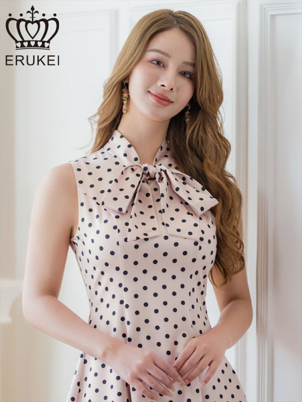 ピンクxブラック モデル:Aoli 身長:162cm 着用サイズ:7号(Sサイズ)