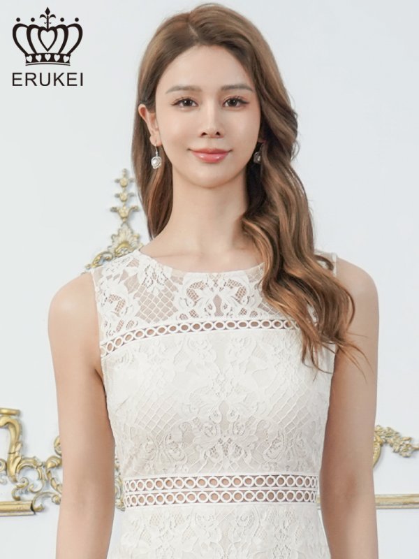 ホワイト　モデル：Aoli　身長：162cm　着用サイズ：7号(Sサイズ)