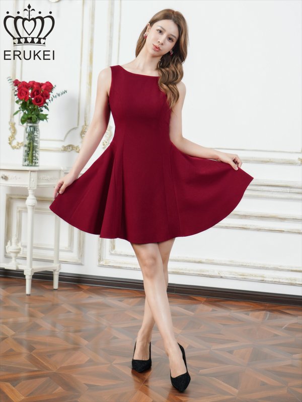 レッド　モデル：Aoli　身長：162cm　着用サイズ：7号(Sサイズ)