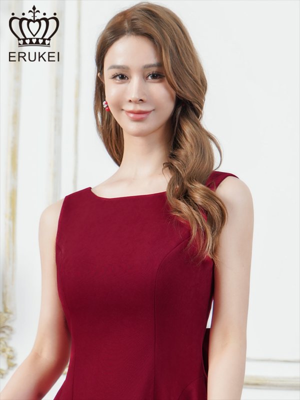 レッド　モデル：Aoli　身長：162cm　着用サイズ：7号(Sサイズ)