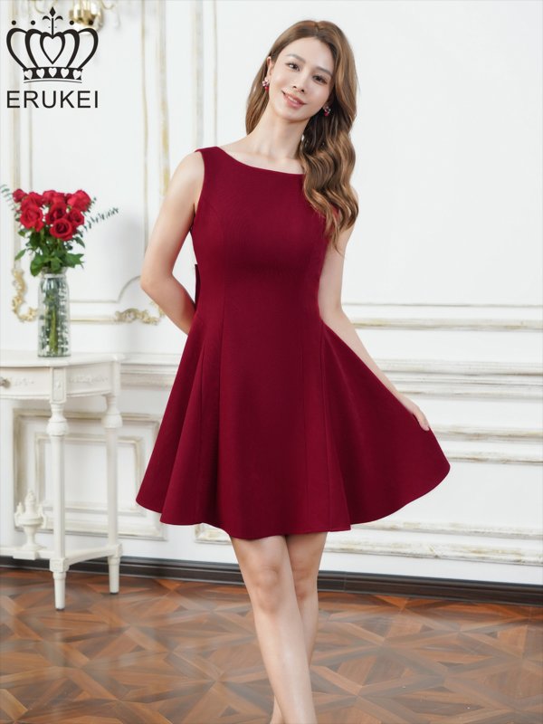 レッド　モデル：Aoli　身長：162cm　着用サイズ：7号(Sサイズ)