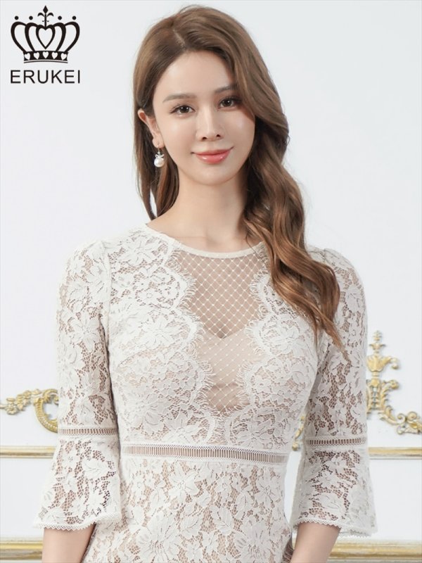 ホワイト　モデル：Aoli　身長：162cm　着用サイズ：7号(Sサイズ)