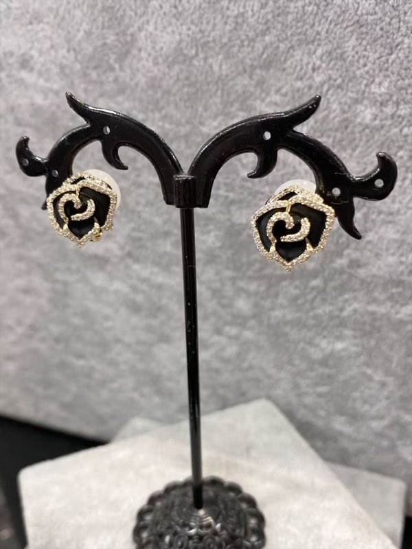 ゴールドxブラック