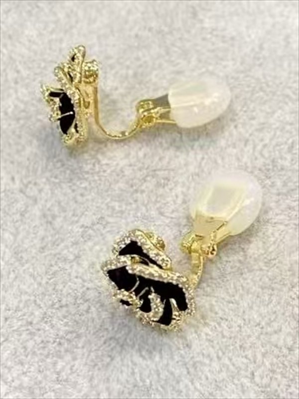 ゴールドxブラック