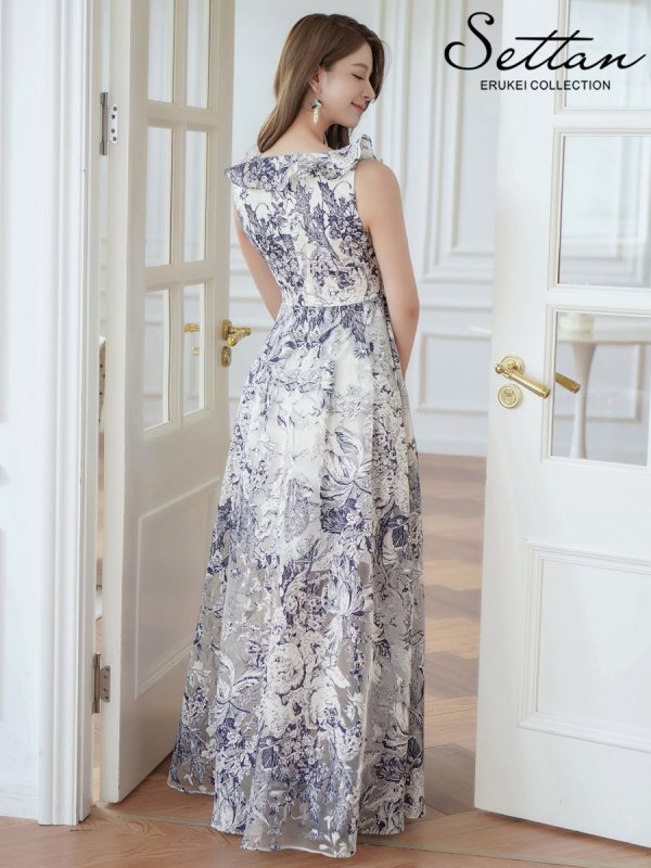 ホワイト×ネイビー　モデル：Aoli　身長：162cm　着用サイズ：7号(Sサイズ)