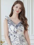ホワイト×ネイビー　モデル：Aoli　身長：162cm　着用サイズ：7号(Sサイズ)