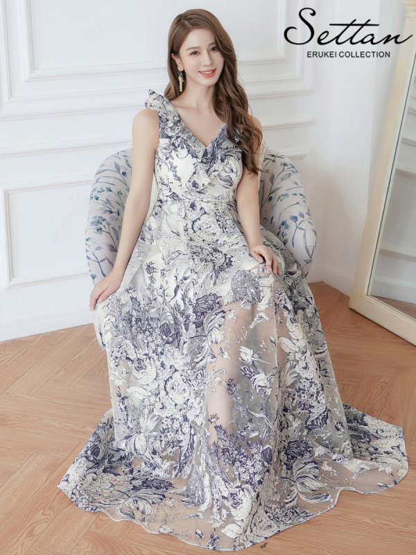 ホワイト×ネイビー　モデル：Aoli　身長：162cm　着用サイズ：7号(Sサイズ)