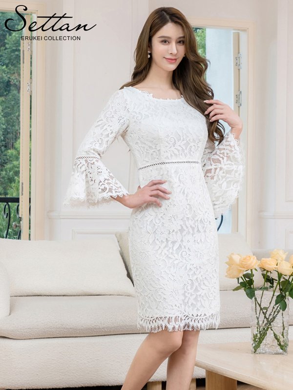 ホワイト モデル：Aoli　身長：162cm　着用サイズ：Sサイズ(7号)