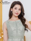 グリーン モデル:Didi 身長:166cm 着用サイズ:7号(Sサイズ)着用