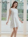 ホワイト モデル：Aoli　身長：162cm 着用サイズ：7号(Sサイズ)