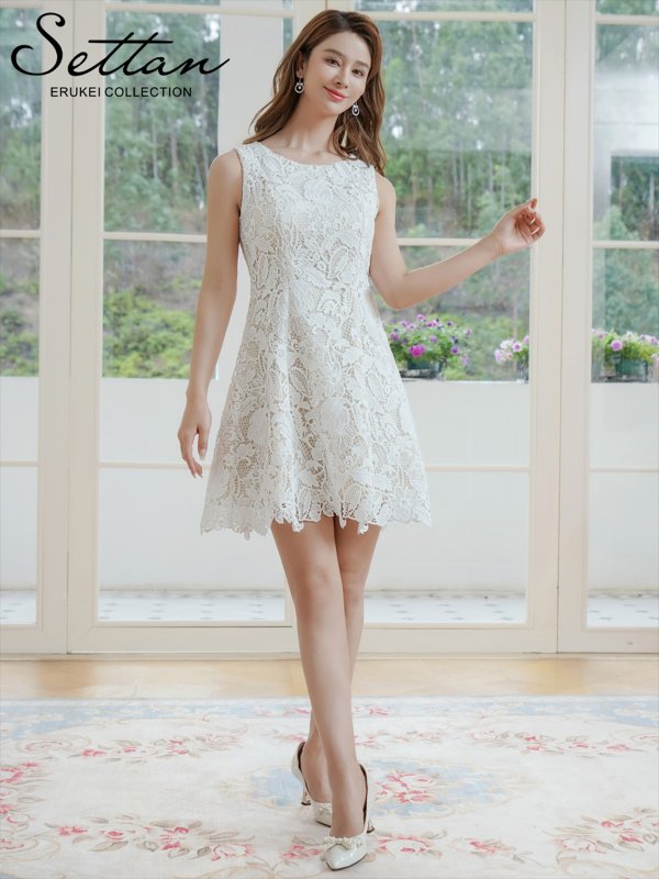 ホワイト モデル：Aoli　身長：162cm 着用サイズ：7号(Sサイズ)