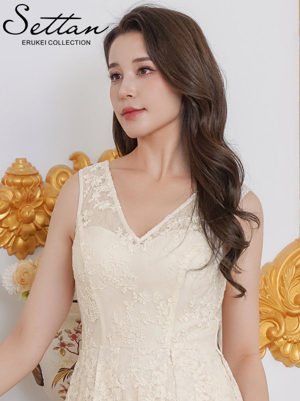 アイボリー　モデル：Didi　身長：166cm　着用サイズ：7号(Sサイズ)