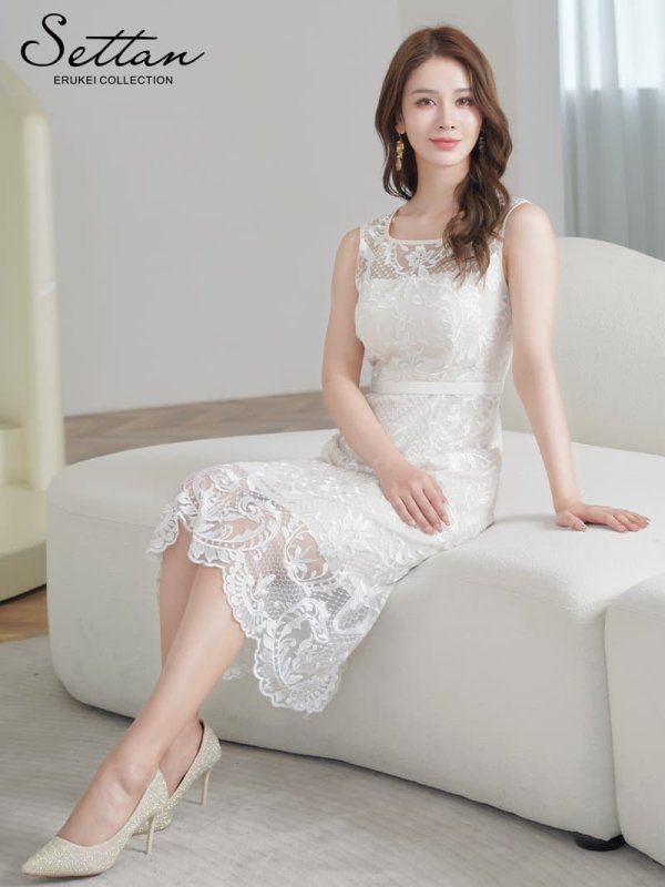 ホワイト　モデル：Aoli　身長：162cm　着用サイズ：7号(Sサイズ)
