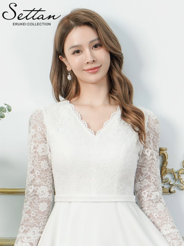 ホワイト モデル：Aoli　身長：162cm 着用サイズ：7号(Sサイズ)